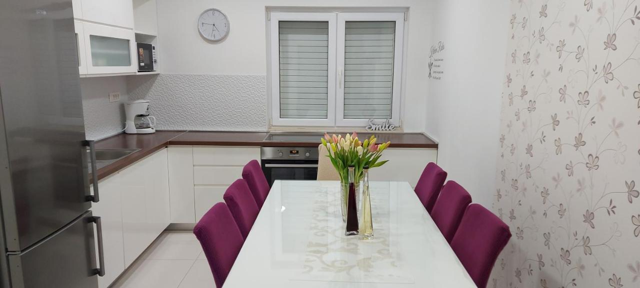 Ivana Apartments Makarska Buitenkant foto