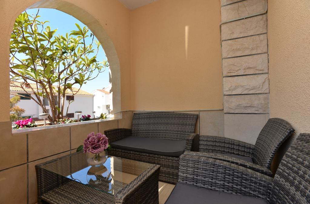 Ivana Apartments Makarska Buitenkant foto