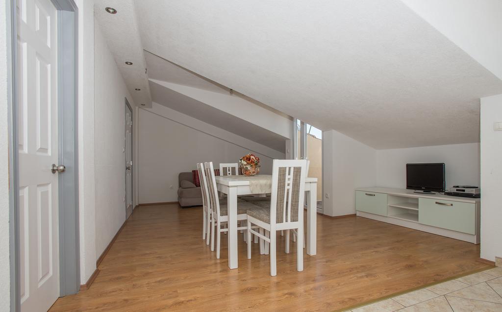 Ivana Apartments Makarska Buitenkant foto