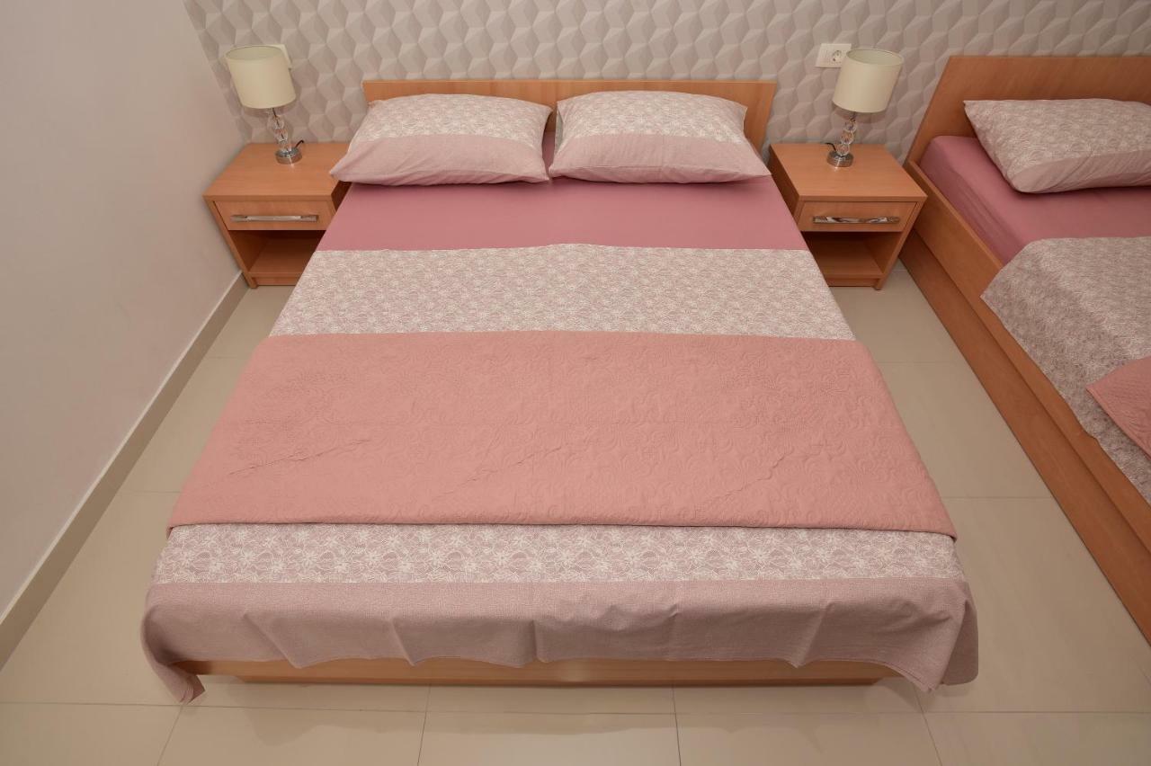 Ivana Apartments Makarska Buitenkant foto