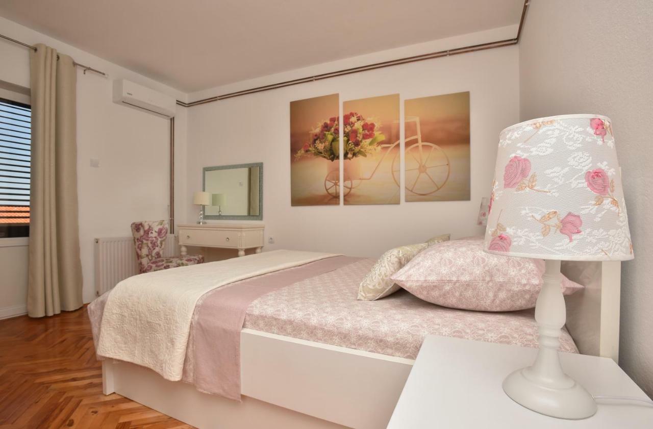 Ivana Apartments Makarska Buitenkant foto