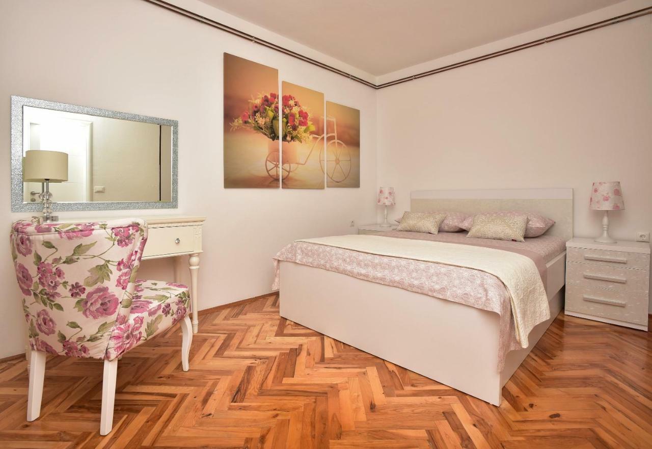 Ivana Apartments Makarska Buitenkant foto