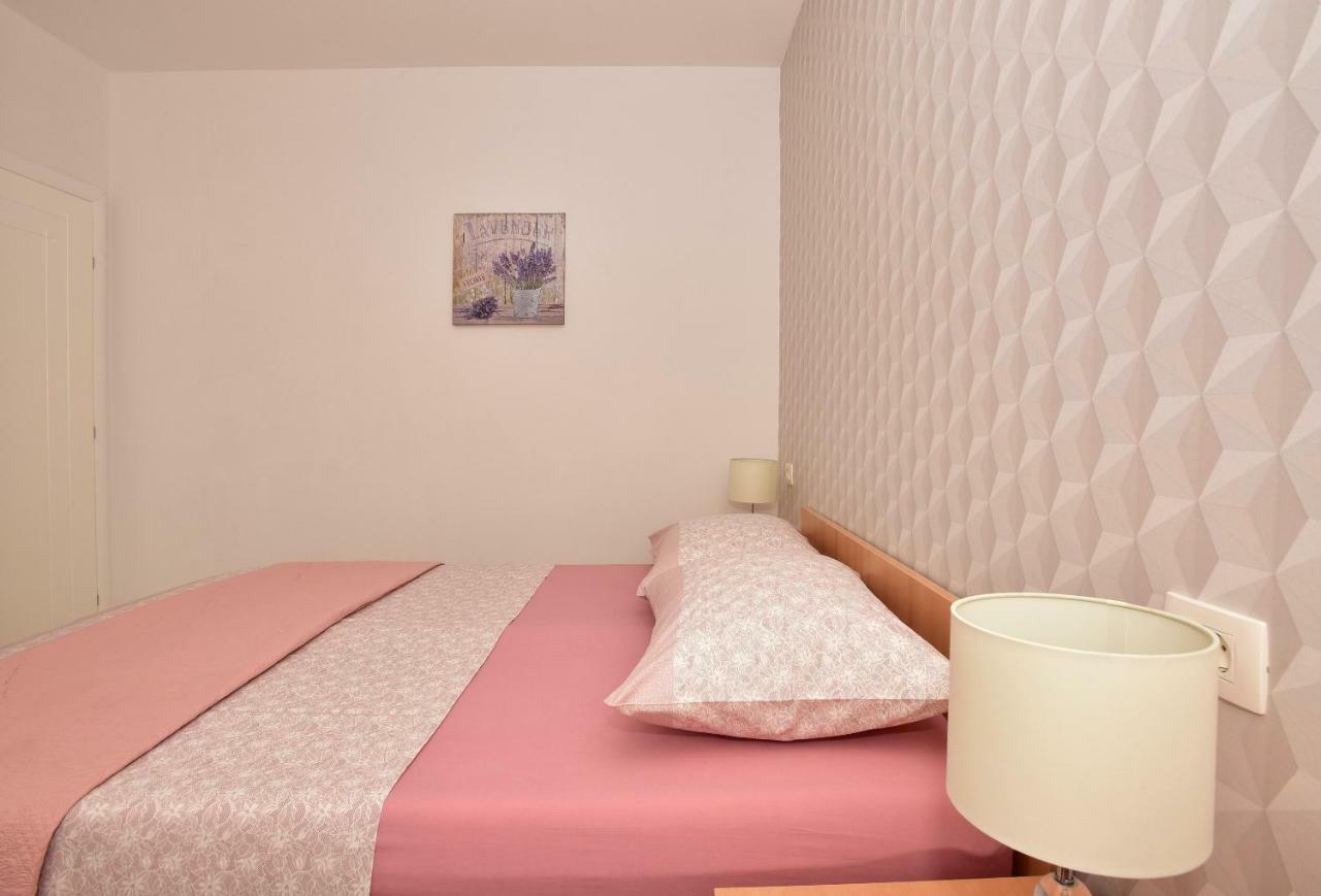 Ivana Apartments Makarska Buitenkant foto