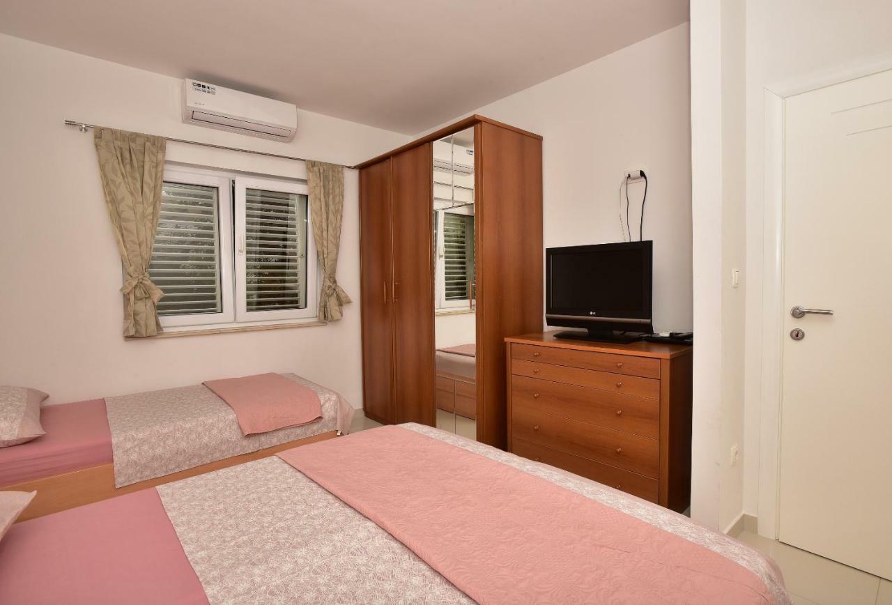 Ivana Apartments Makarska Buitenkant foto