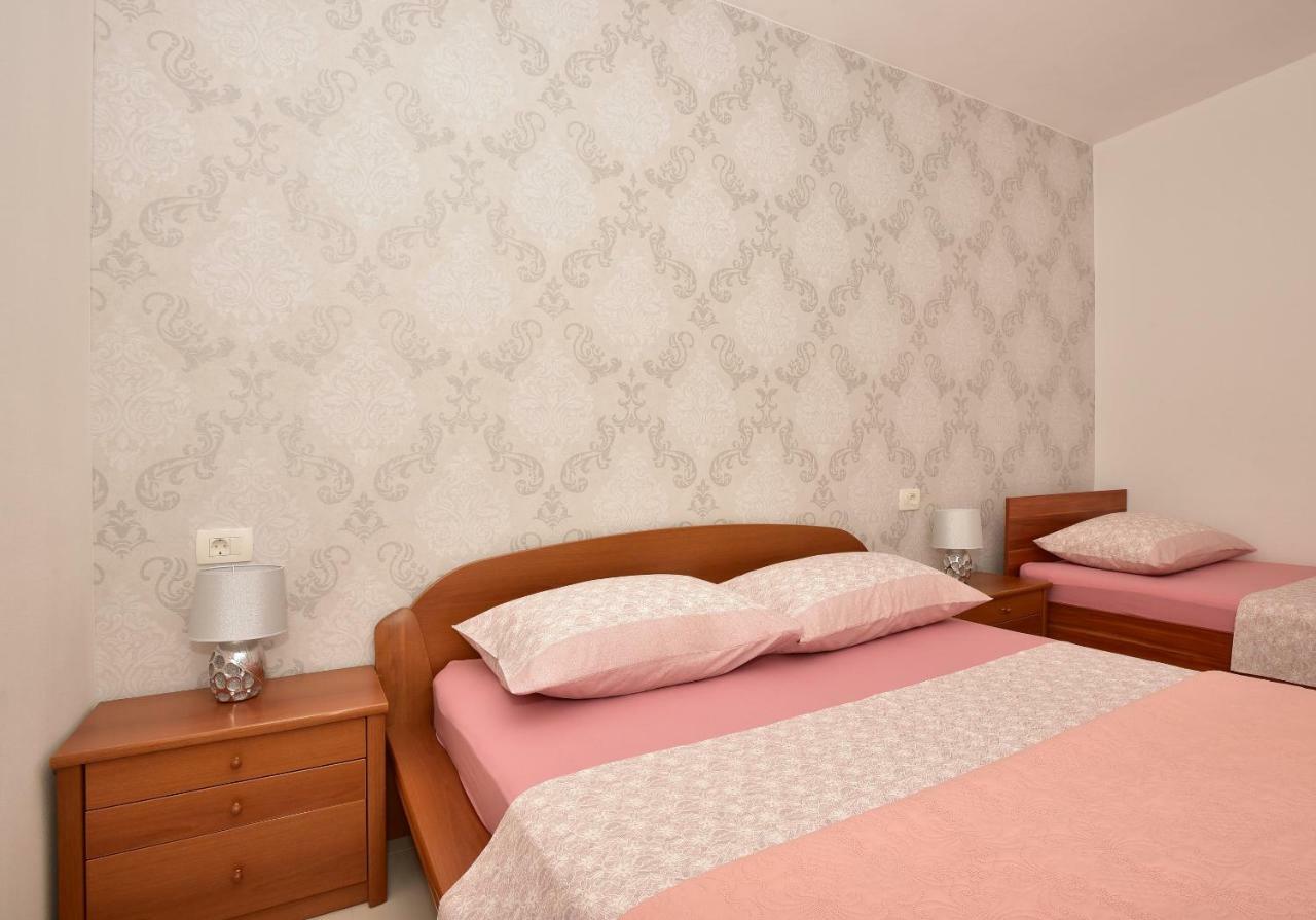 Ivana Apartments Makarska Buitenkant foto