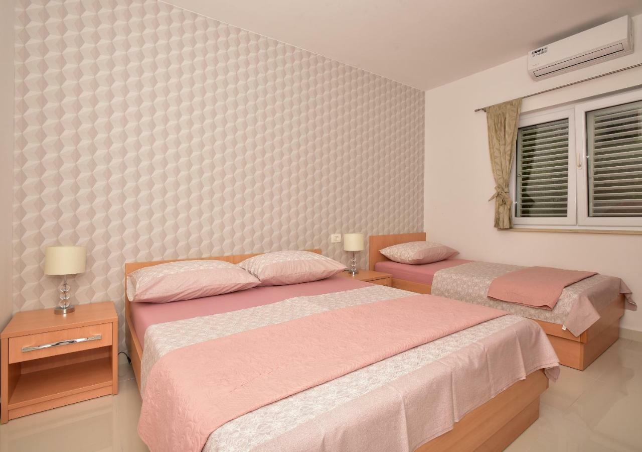 Ivana Apartments Makarska Buitenkant foto